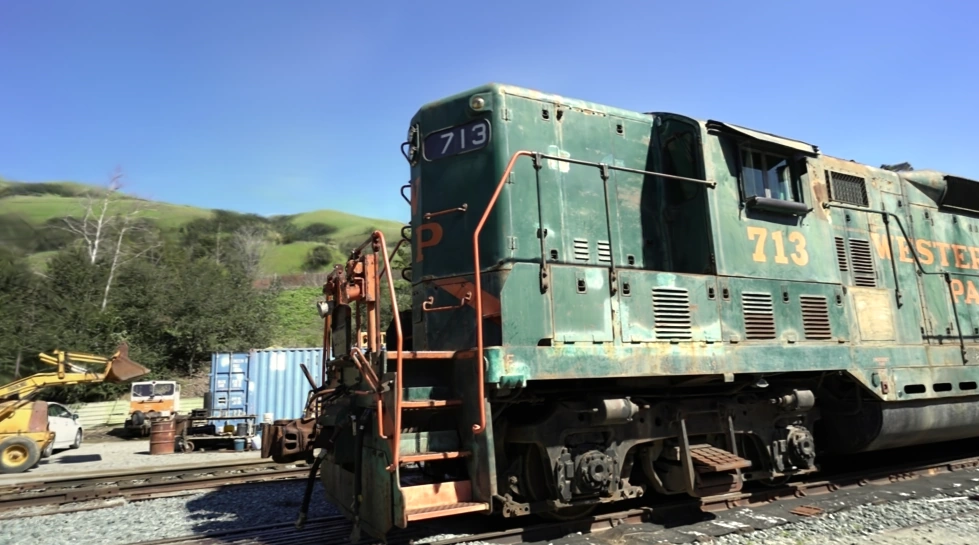 A green locomotive reconstructed by MakeWorlds